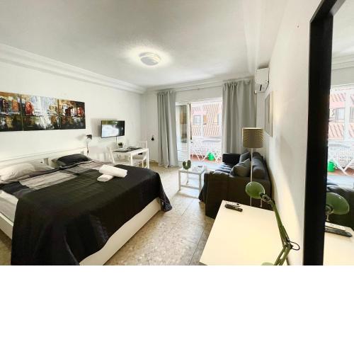 Fuengirola, Los Boliches - Nice Studio Right on the Beach.