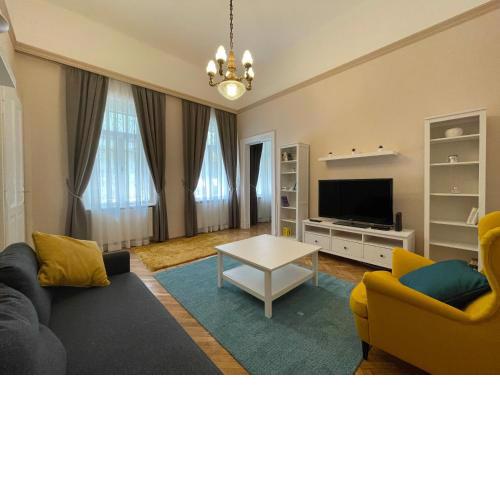 Fullmoon Apartments 1