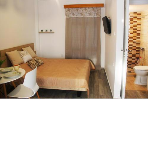 Fully renovated small & cosy studio