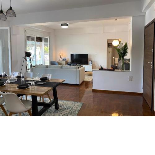 Galaxy Home Spacious & Renovated Apartment