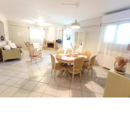 Galini apartment near sea, port and airport