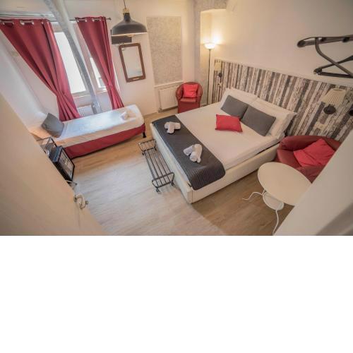 Galleria Frascati Rooms and Apartment