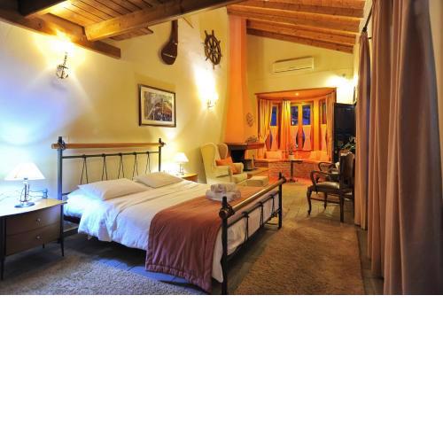 Ganimede Hotel, Galaxidi