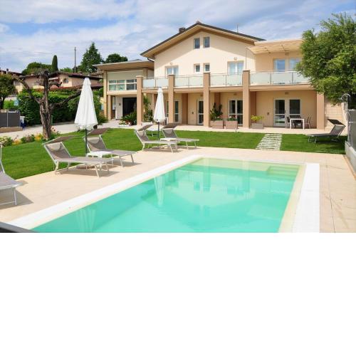 Garda Bloom Holiday Apartments