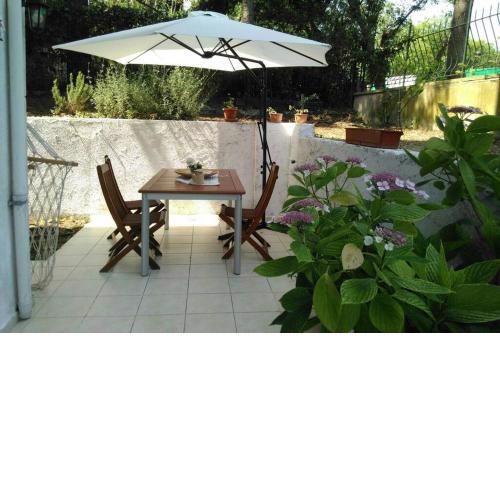 Garden flat in Prince islands, Heybeliada