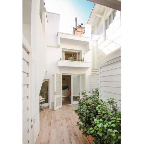 Garden House by Canto degli Aranci