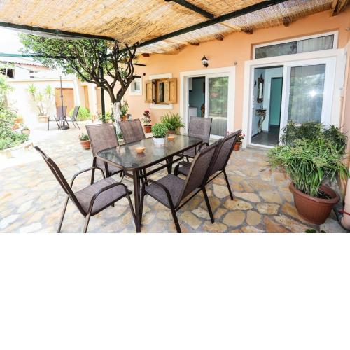 Garden House Kastellani