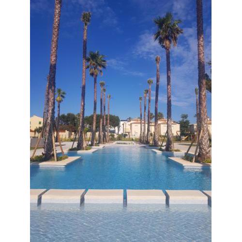 Garden villa direct access to beach