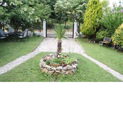 Garden's Villa