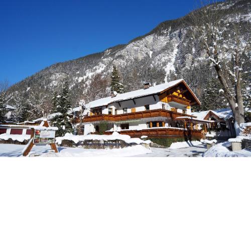 Gästehaus Almrausch, Ferienanlage mit Pool