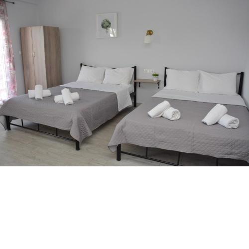Gatos Village Studios & Apartments