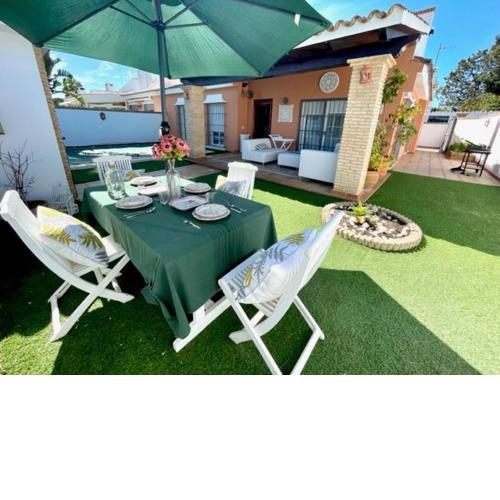 GATU PREMIUM VILLA CALMA chalet con piscina privada junto a la playa