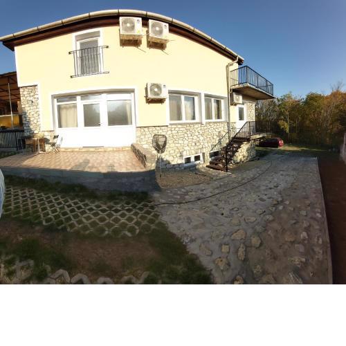 Gecse-Villa