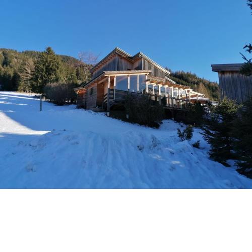 Gemütliches Ferienhaus mit Holzofen und Sauna
