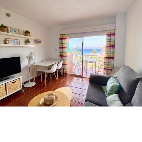 Genial apartamento en 1a Línea de Playa con Piscina