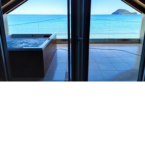 George Beachfront Apartments