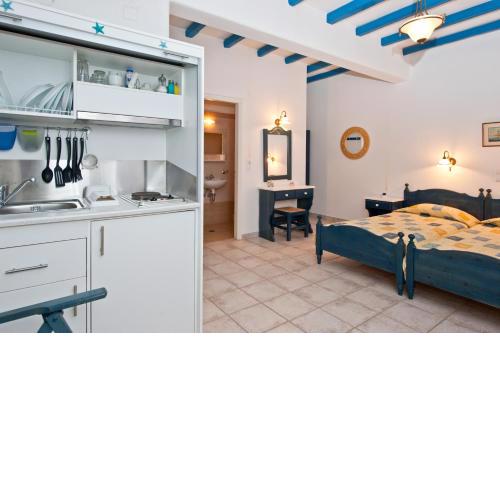 George's beach studios Aliki Paros