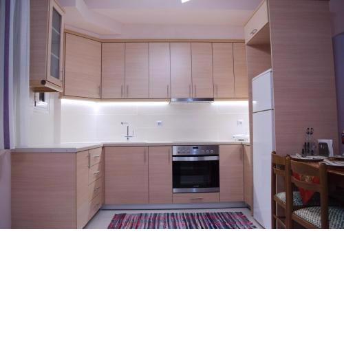 George's Cozy Apartment in Plaka Athens