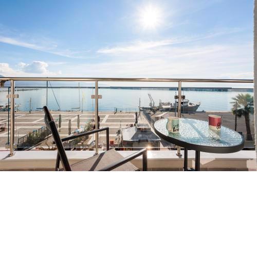 Georgia seaview apartment B1