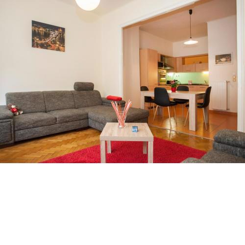 Georgina apartment