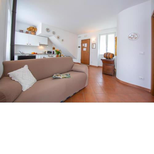 Geraneo among Vineyard - Happy Rentals