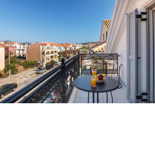 Gerry’s Argostoli central square loft