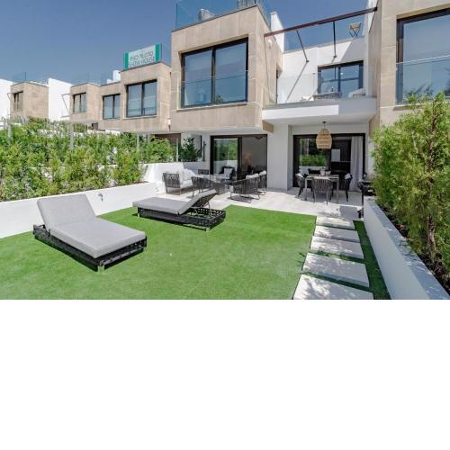 GG- Modern townhouse, families & couples only