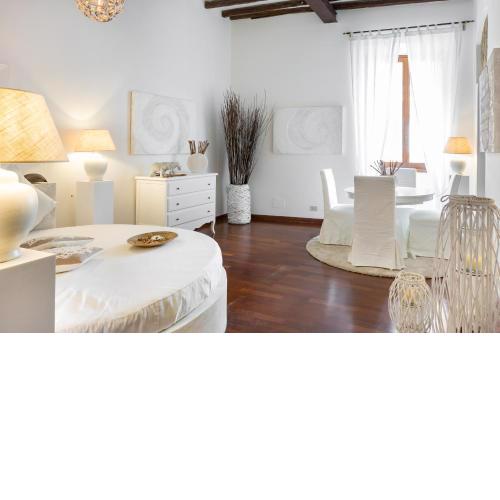 Ghetto Campo dei Fiori Luxury white rooms