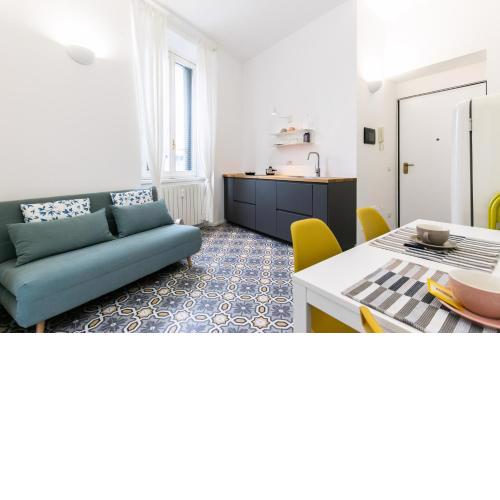 Giacosa LUXURY apartment - 7 stops to Duomo