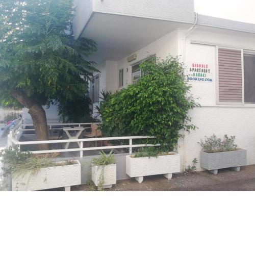Giannis Apartment,Haraki