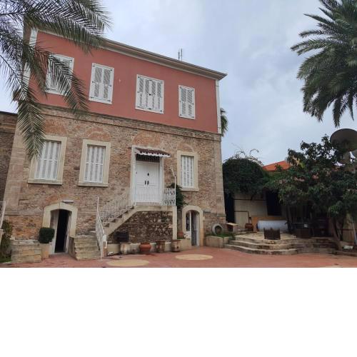 Giges King Boutique Hotel