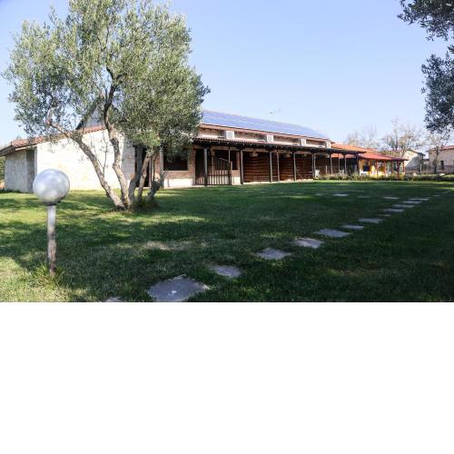 Gioulis Apartments & Studios