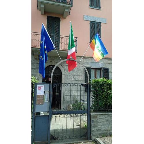 Gira Guest House