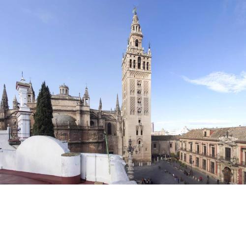 Giralda Dreams by RentalSevilla