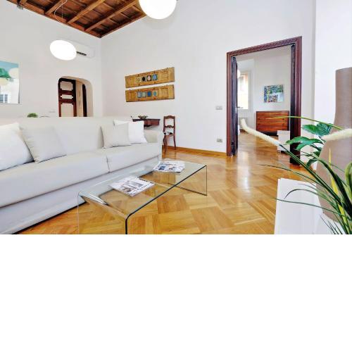Giulia Charme - My Extra Home