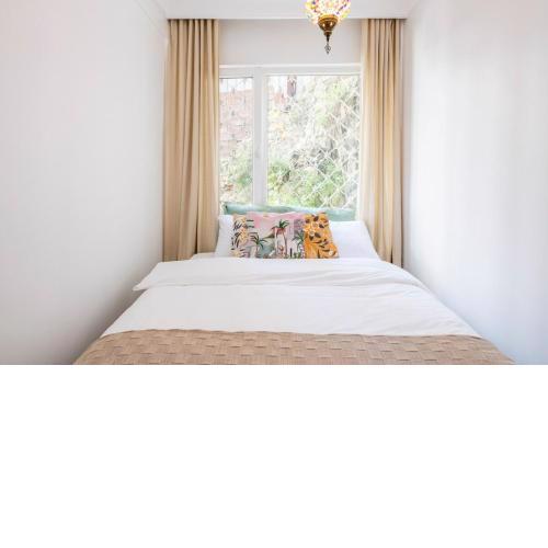 Glam 1BR Flat w/AC in the Heart of Cihangir