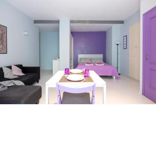 Glamorous House in Chiaia
