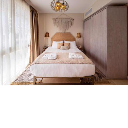 Gleaming 1 BR Apt Mangroovy w Pool & Beach Access