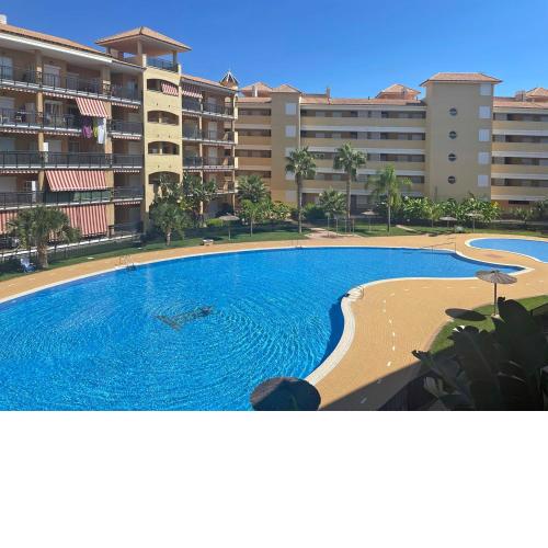 Global Properties, Acogedor apartamento con terraza y piscina en Canet