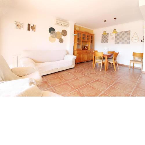 Global Properties, Ático con vistas en la playa de Canet