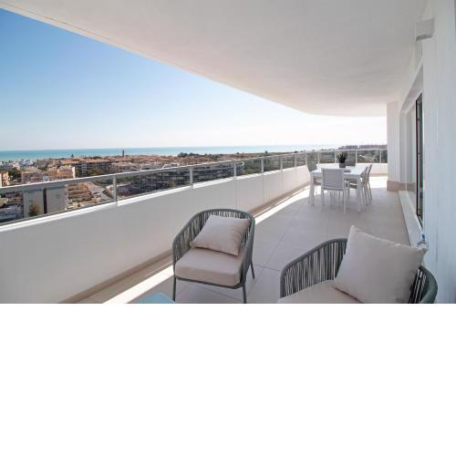 Global Properties, Moderno apartamento con vistas a la costa mediterranea en Gran Canet