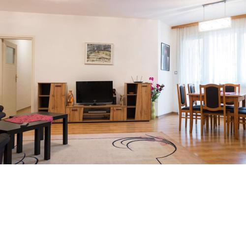 GLORIOUS - 2-Bedroom apartment near Youth Hill