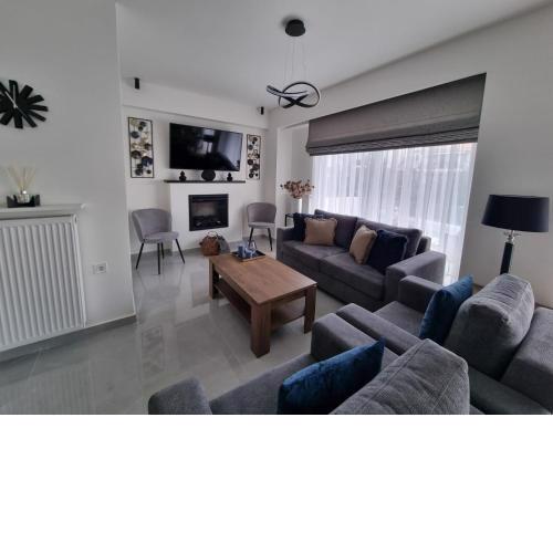 Glyfada modern 3 bedroom apartment