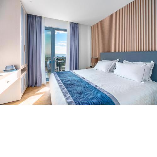 Glyfada Riviera Hotel