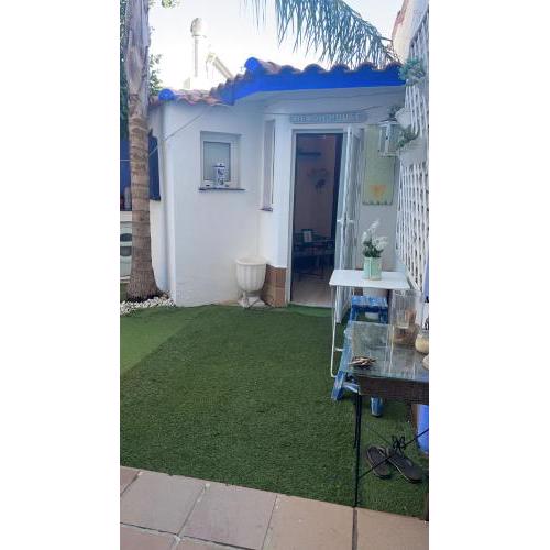 GoBeach Small studio 8sq completely independent