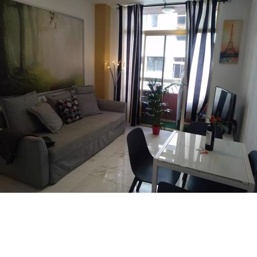 Gold flat Las canteras beach