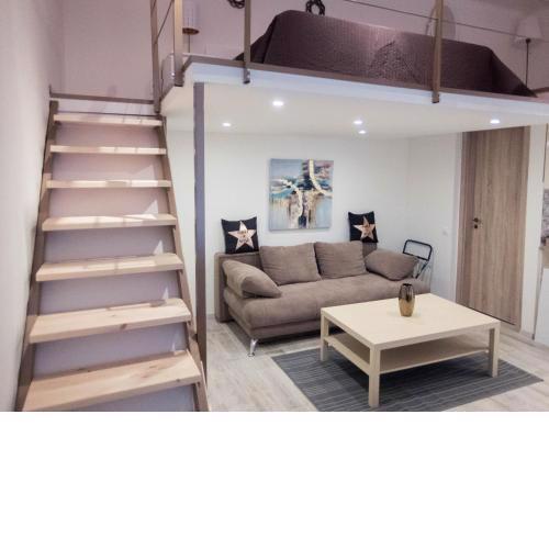 Goldcentral Apartment Gozsdu