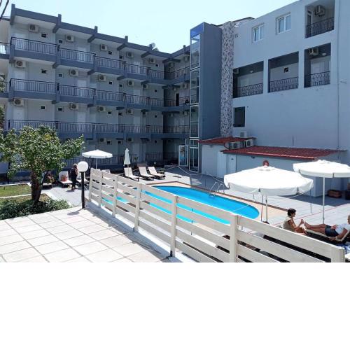 Golden Beach Hotel