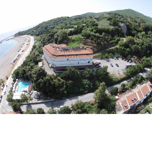 Golden Beach Hotel