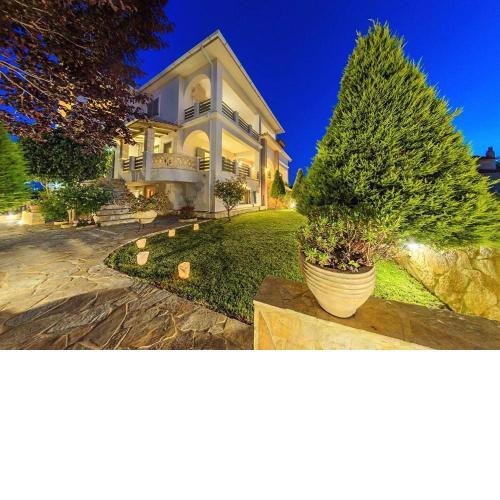 Golden Coast Boutique - Luxury Living